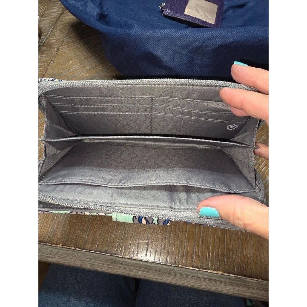 Vera Bradley Wallet - Picture 4 of 4